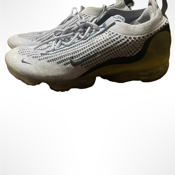 Nike vapormax SE 2021 flyknit men’s running shoes size 10 - Picture 1 of 6
